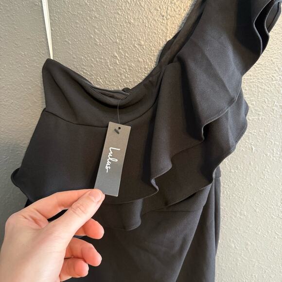 Lulus NWT Grand Beauty Ruffle One Shoulder Size M - Picture 7 of 10
